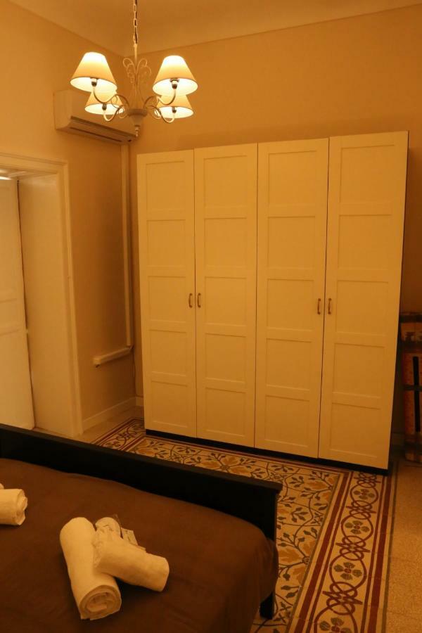 Apartemen 55 m² dengan 1 kamar tidur dan 1 kamar mandi pribadi di Pusat Kota Ragusa Bagian luar foto